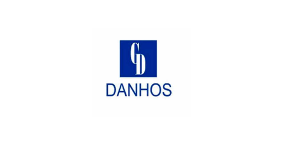 Presentación de portafolio creativo elegante rojo (5)