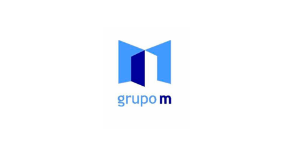 Presentación de portafolio creativo elegante rojo (7)