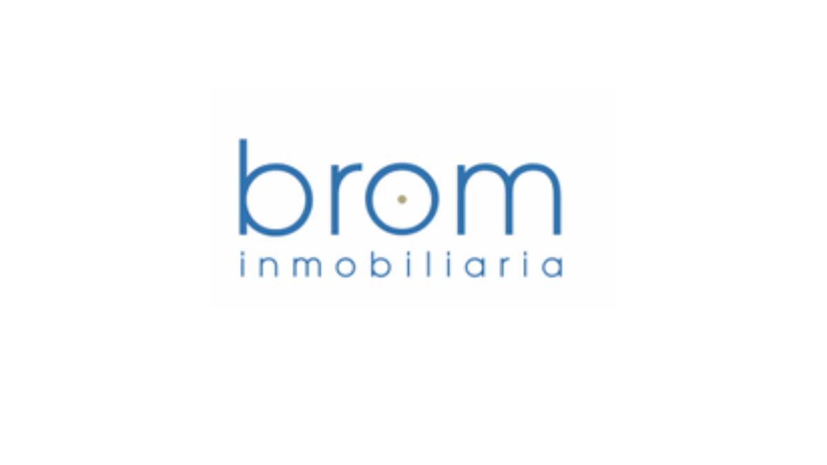 Presentación de portafolio creativo elegante rojo (9)